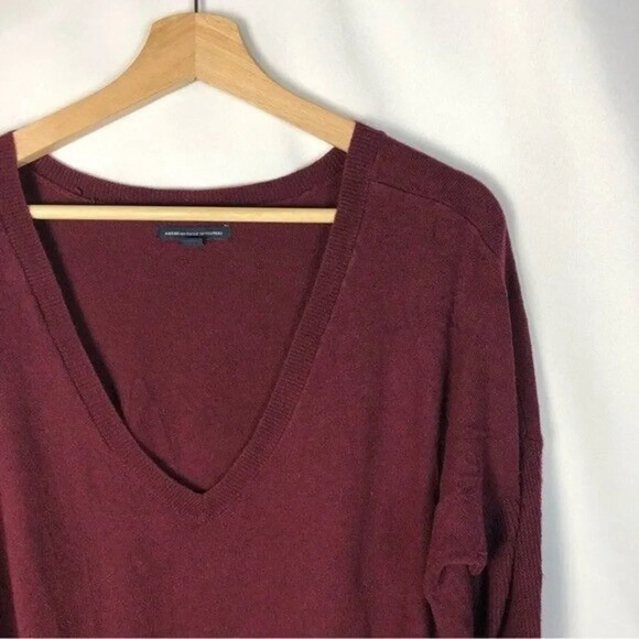 American Eagle AEO Burgundy Red V-Neck Pullover Sweater L - Picture 3 of 3